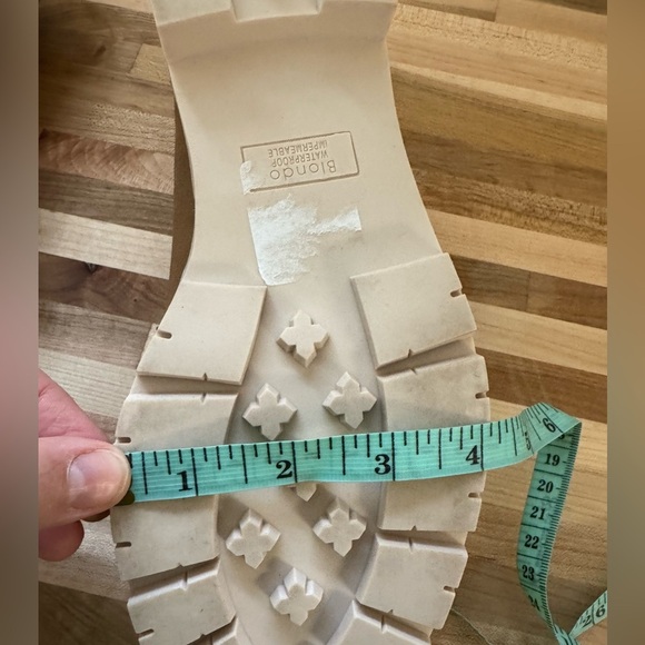 Blondo Women's Waterproof Tan Dulce Loafer NWOT Condition Sz 11 - Picture 8 of 9